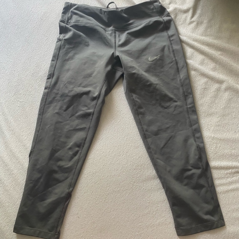 cropped nike leggings